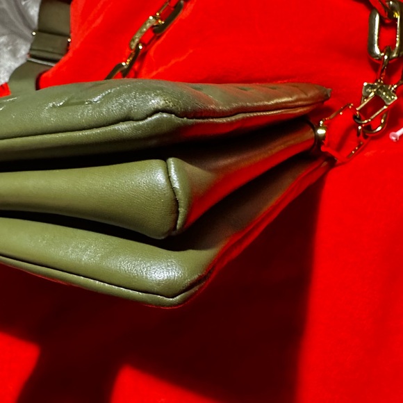 Louis Vuitton Coussin MM - Picture 14 of 16